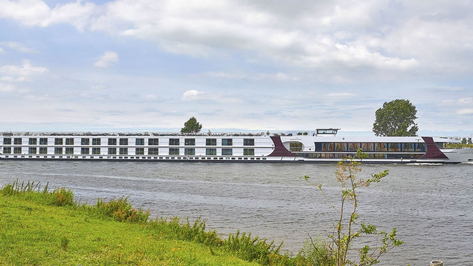 Excellence Empress 32